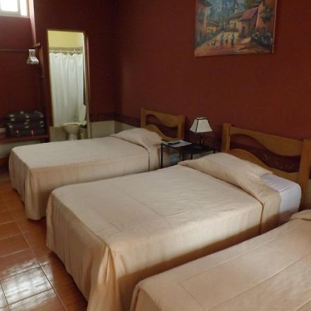 Hotel Colonial トルヒーリョ エクステリア 写真