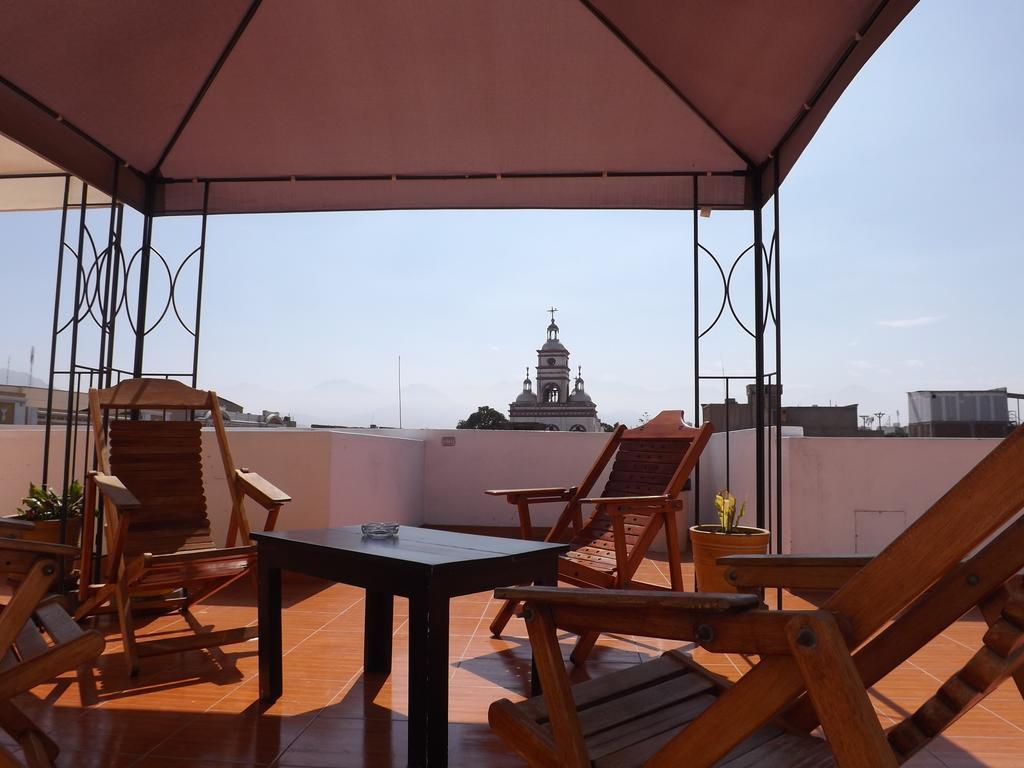 Hotel Colonial トルヒーリョ エクステリア 写真