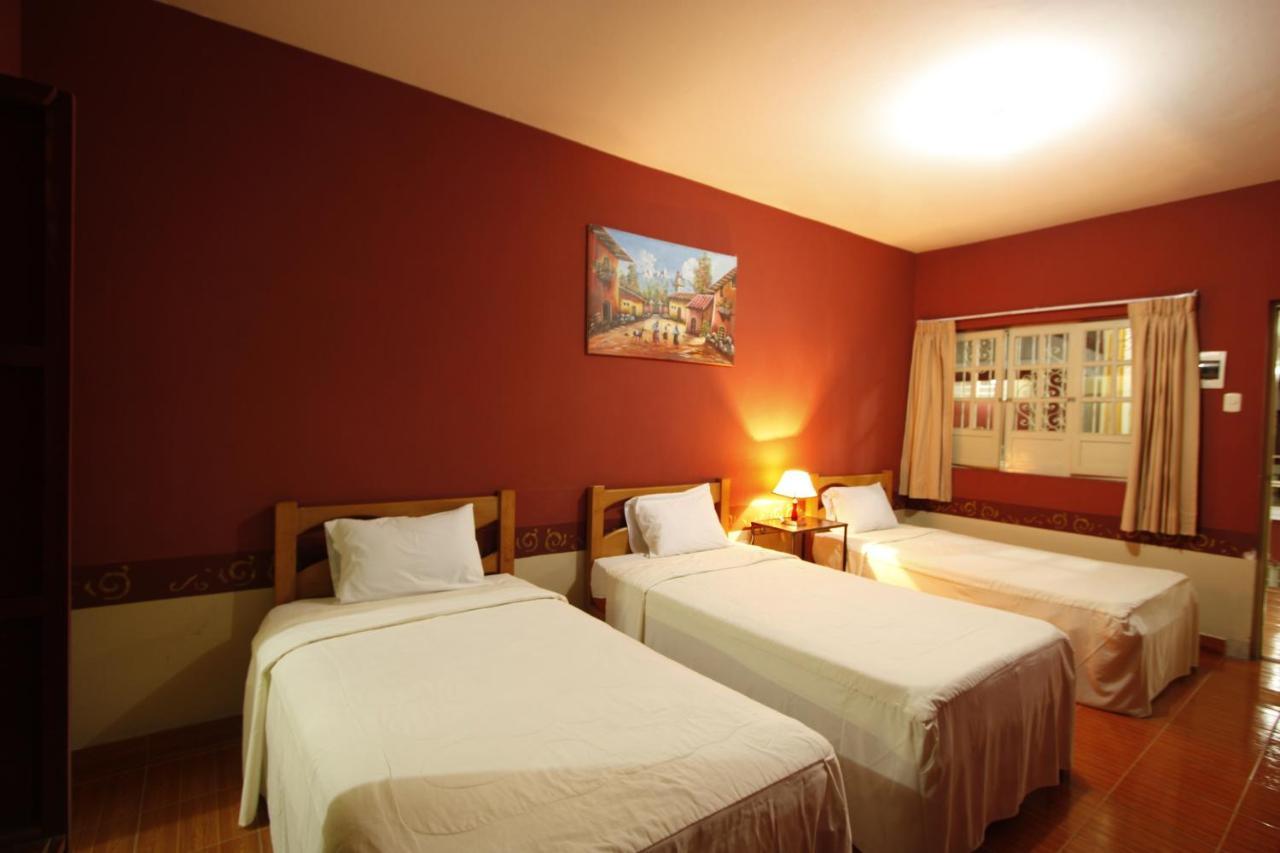 Hotel Colonial トルヒーリョ エクステリア 写真