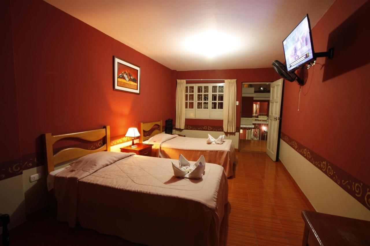 Hotel Colonial トルヒーリョ エクステリア 写真