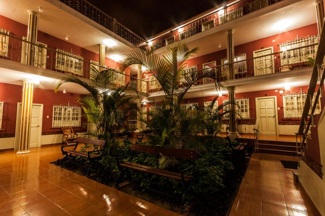 Hotel Colonial トルヒーリョ エクステリア 写真