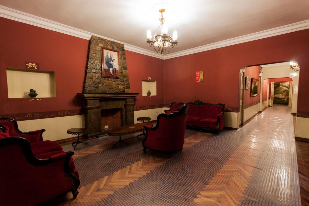 Hotel Colonial トルヒーリョ エクステリア 写真
