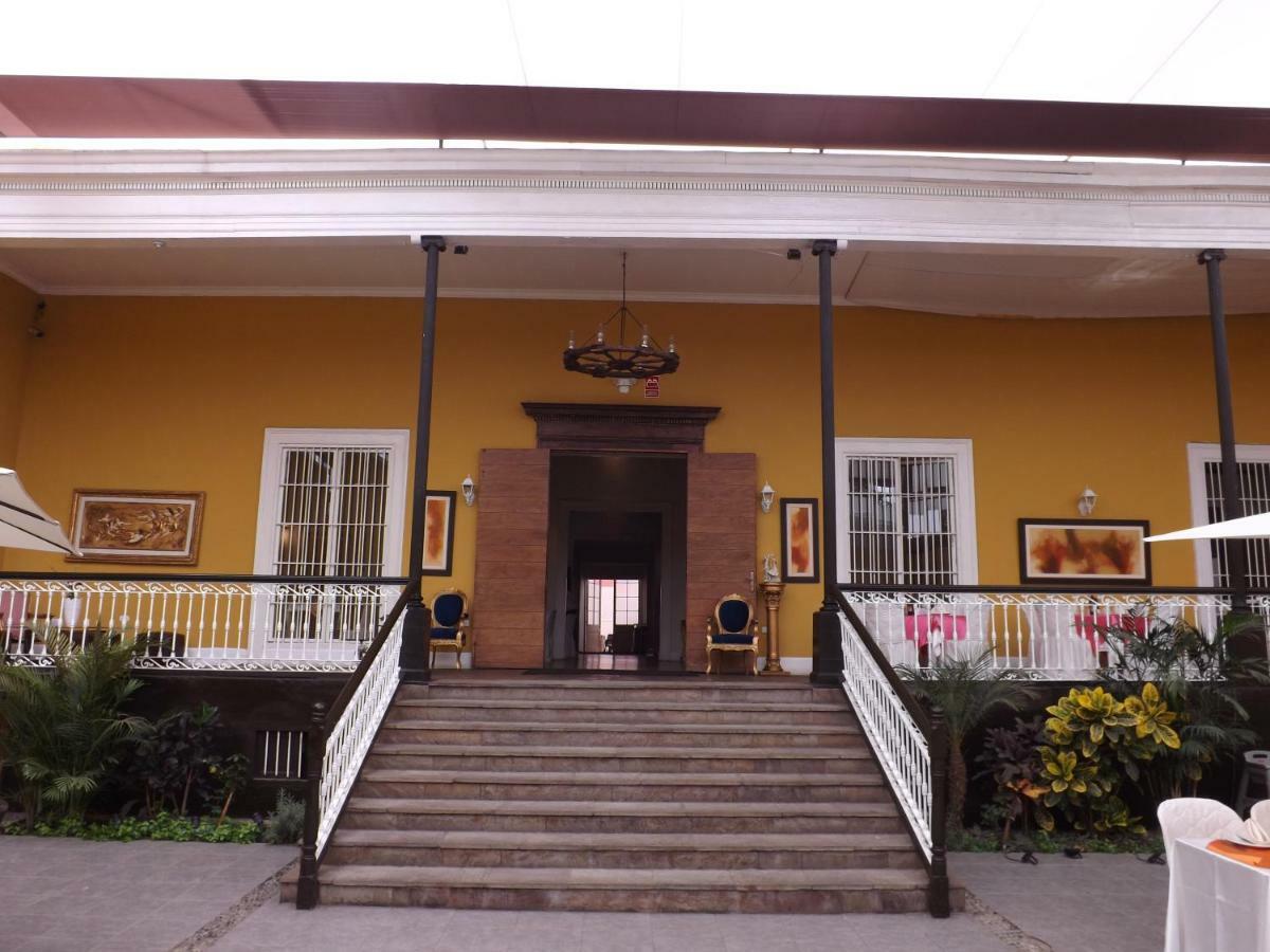 Hotel Colonial トルヒーリョ エクステリア 写真