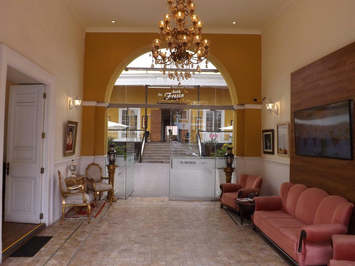 Hotel Colonial トルヒーリョ エクステリア 写真
