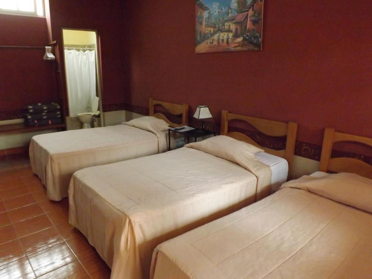 Hotel Colonial トルヒーリョ エクステリア 写真
