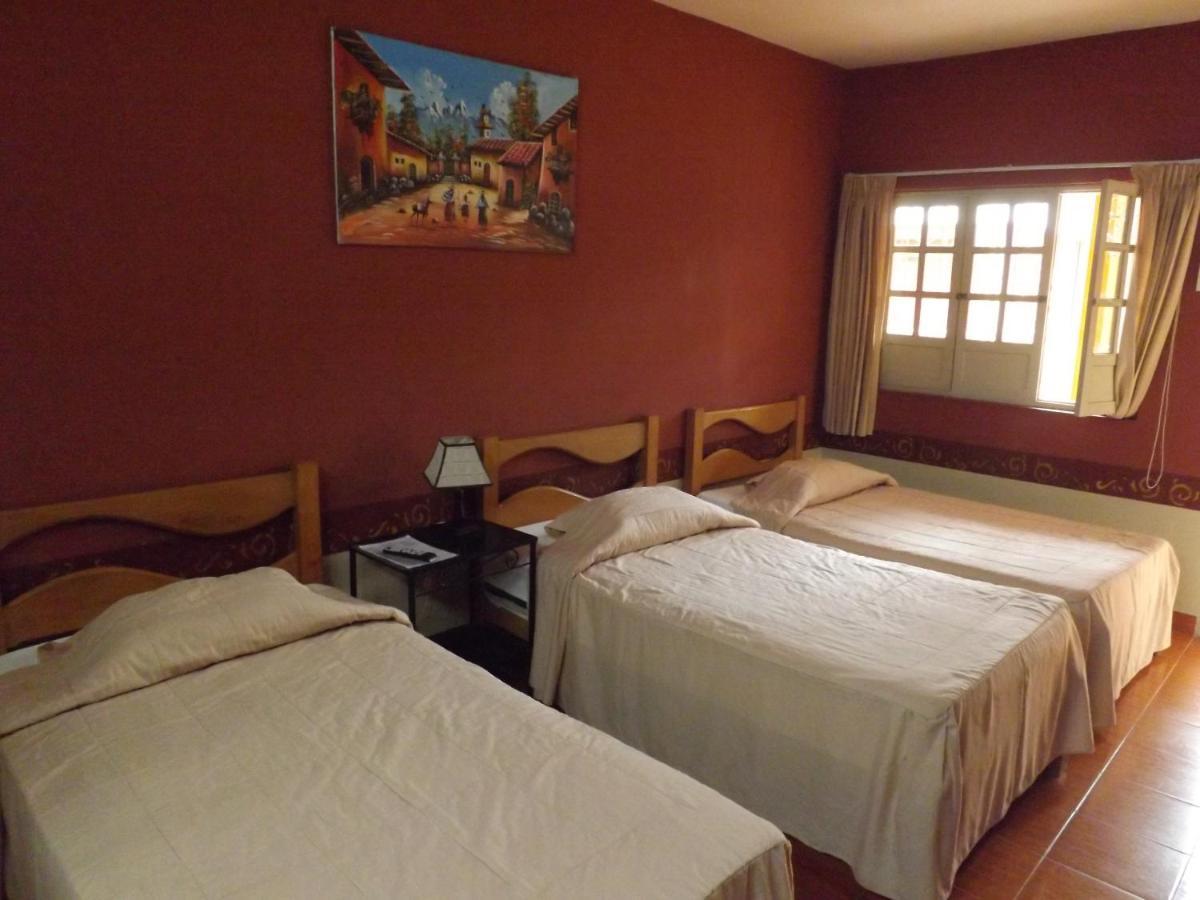 Hotel Colonial トルヒーリョ エクステリア 写真